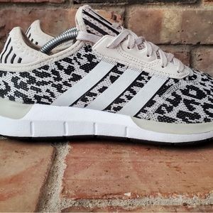Adidas Womens Swift Run X FY2998 Animal Print Leopard White Black Shoes Size 8